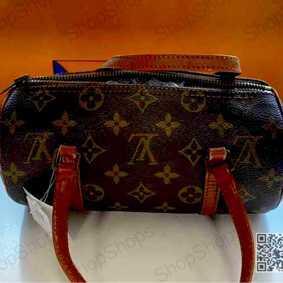 Authentic Louis Vuitton Mini fits everything you need sling on shoulder or wrist - Picture 3 of 3